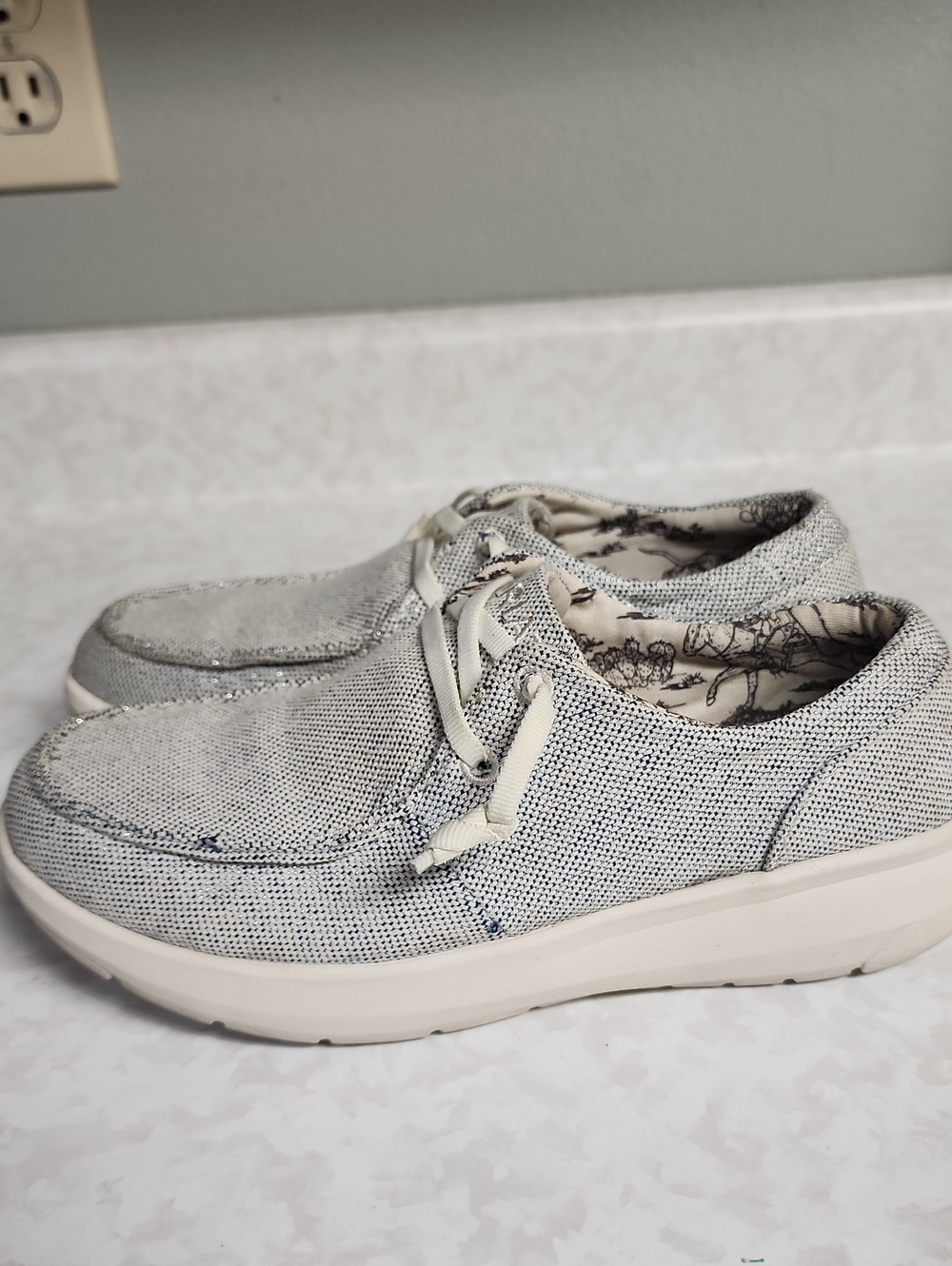 Ariat Light Gray Knit Casual Loafers - Comfort Slip-Ons womens 6 number 3551